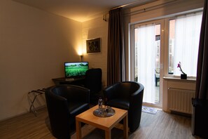 Habitación estándar con 1 cama doble o 2 individuales | Escritorio, cunas gratuitas, camas supletorias y wifi gratis