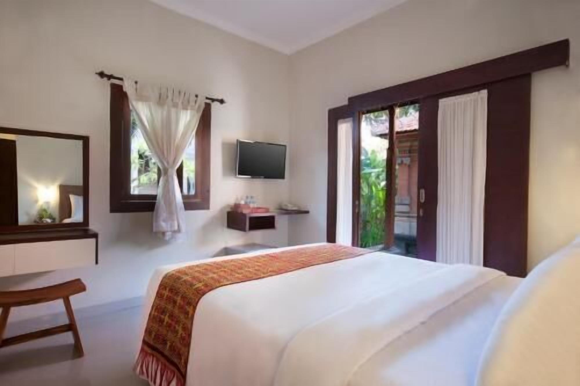 Premium bedding, Select Comfort beds, in-room safe, desk