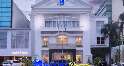 Blue Sky Pandurata Boutique Hotel