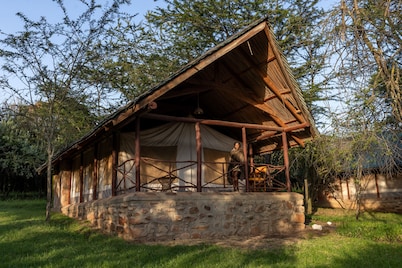 Sentrim Mara Game Lodge
