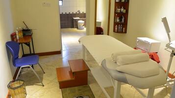 Sauna a vapor, 2 salas de tratamento, massagens