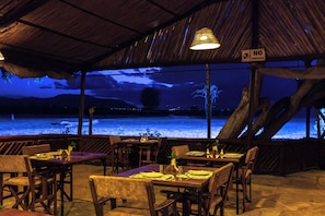 Breakfast, lunch and dinner served - Sentrim Tsavo Lodge (Voi)