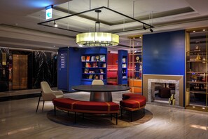 ロビー応接スペース