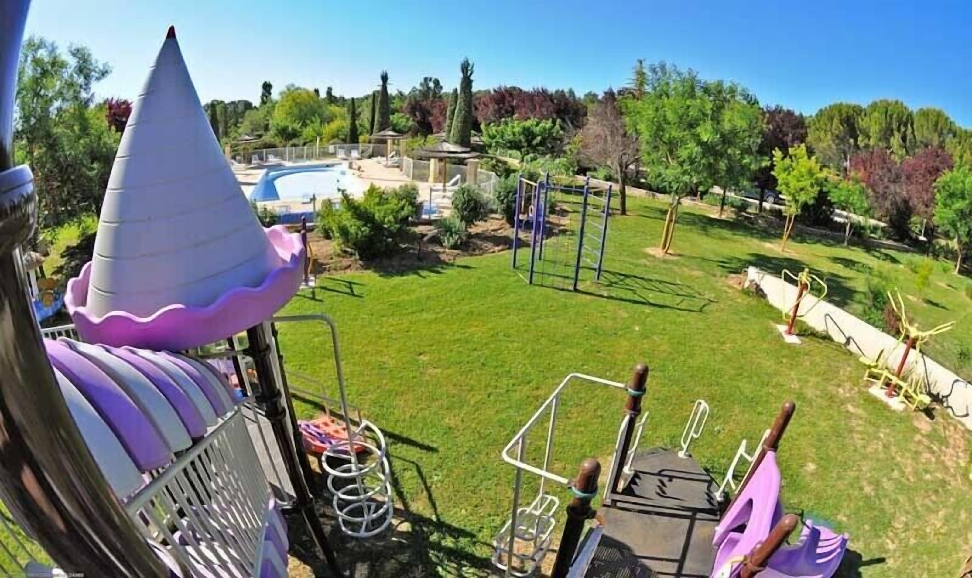 children’s play area – outdoor