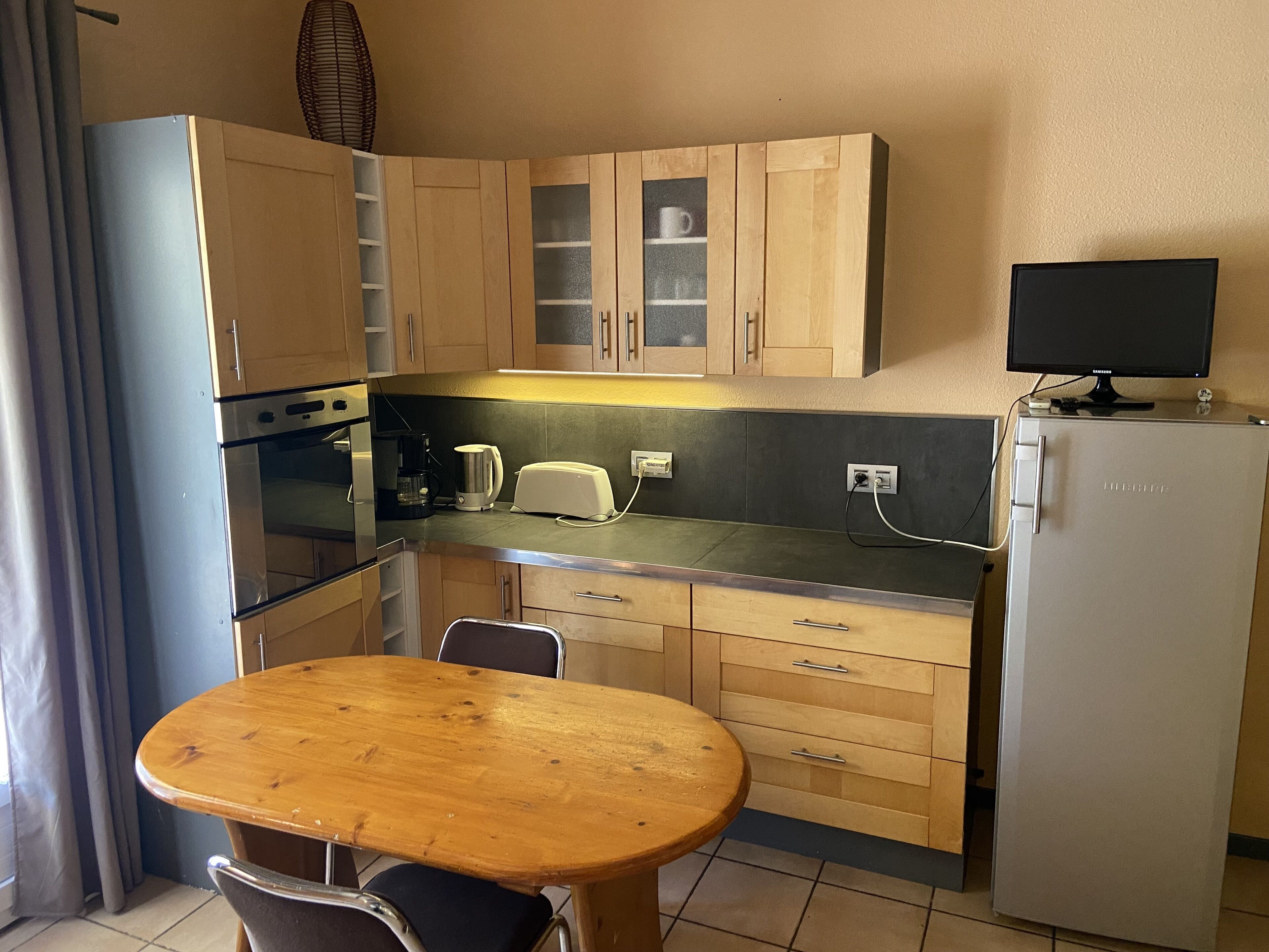 gîte duplex (6 personnes) type c mazet 21 | private kitchen | microwave, stovetop, coffee/tea maker, electric kettle