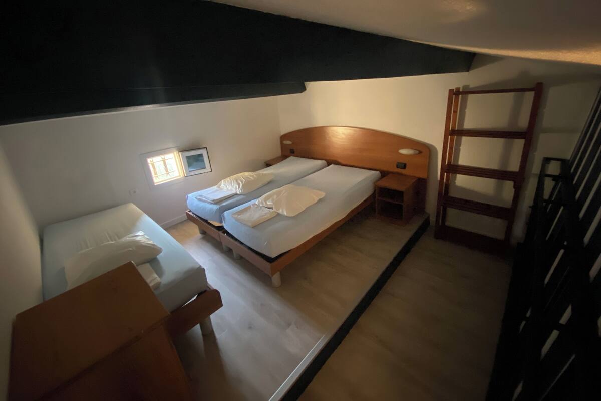 Gîte Duplex (5 personnes) Type C Mazet 33 | Premium bedding, individually furnished, soundproofing