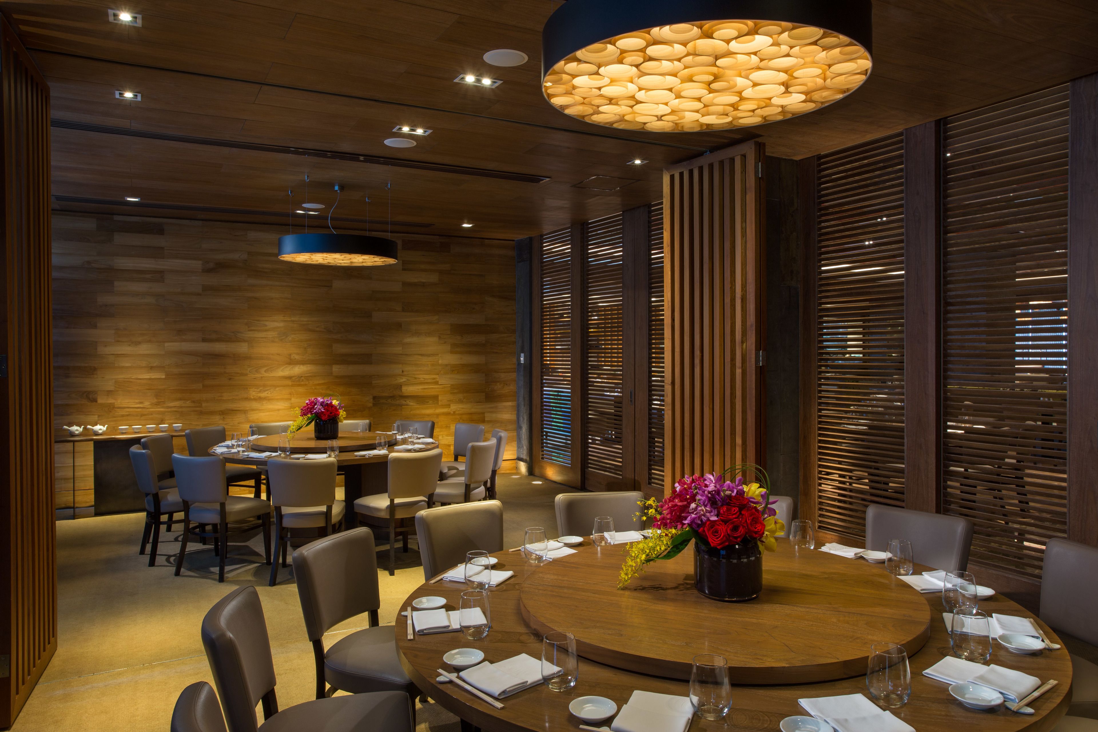 6 restaurants, breakfast, dinner served; japanese cuisine