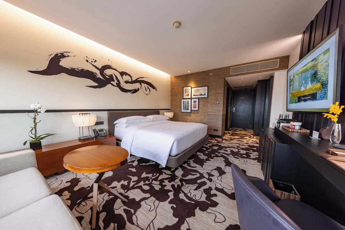 Nobu Deluxe King, City View | Premium bedding, minibar, in-room safe, desk