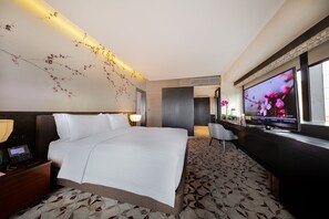 Nobu Suite Room | Premium bedding, free minibar, in-room safe, desk - City of Dreams - Nobu Hotel Manila (Parañaque)