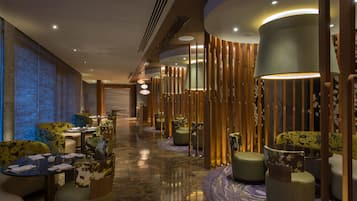 6 restaurants, serveren ontbijt, diner, Japanse gerechten