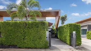 Unclassified image, 2 of 30, button - The 8 Pool Villa (Chalong)