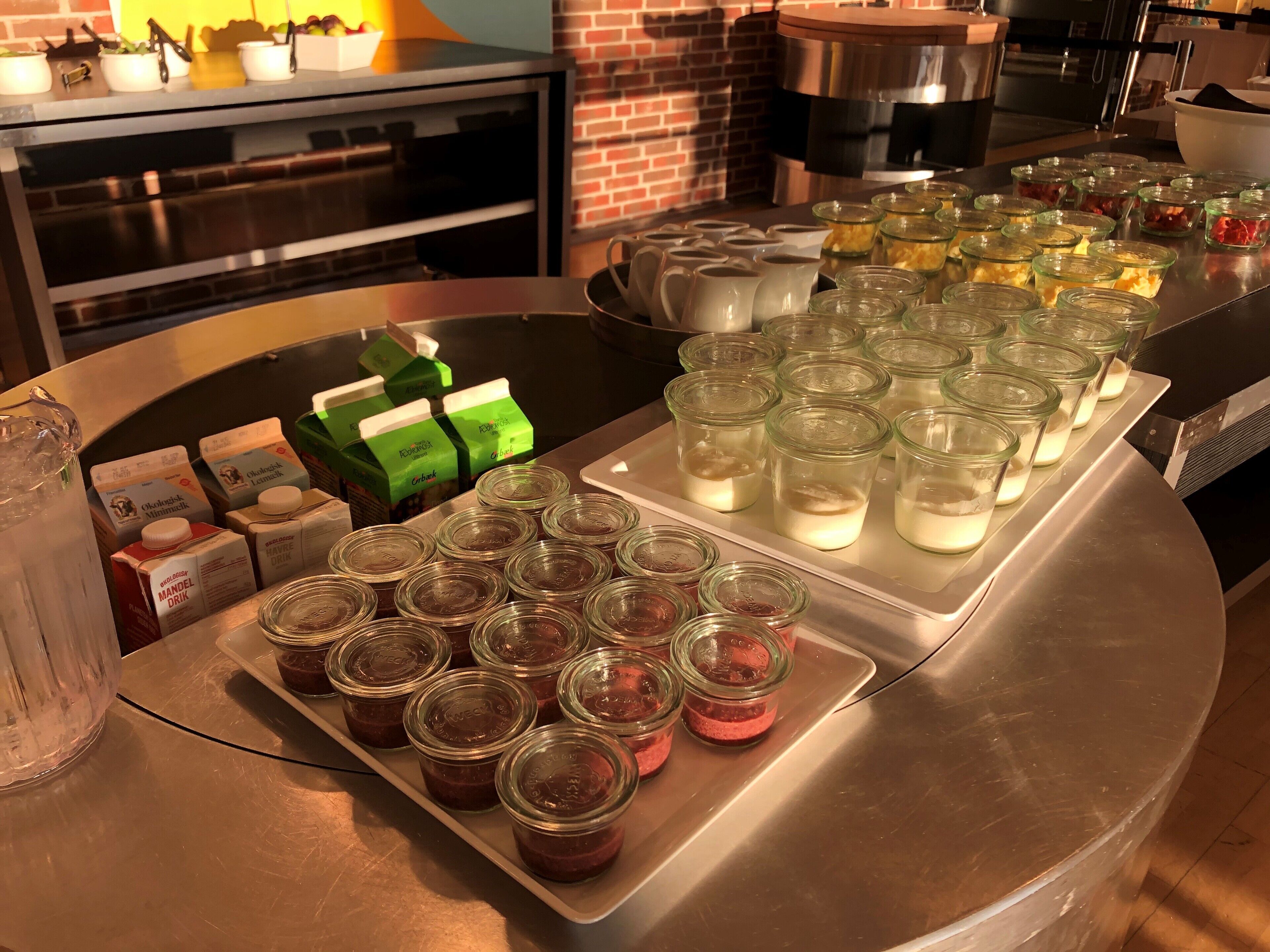 free daily continental breakfast