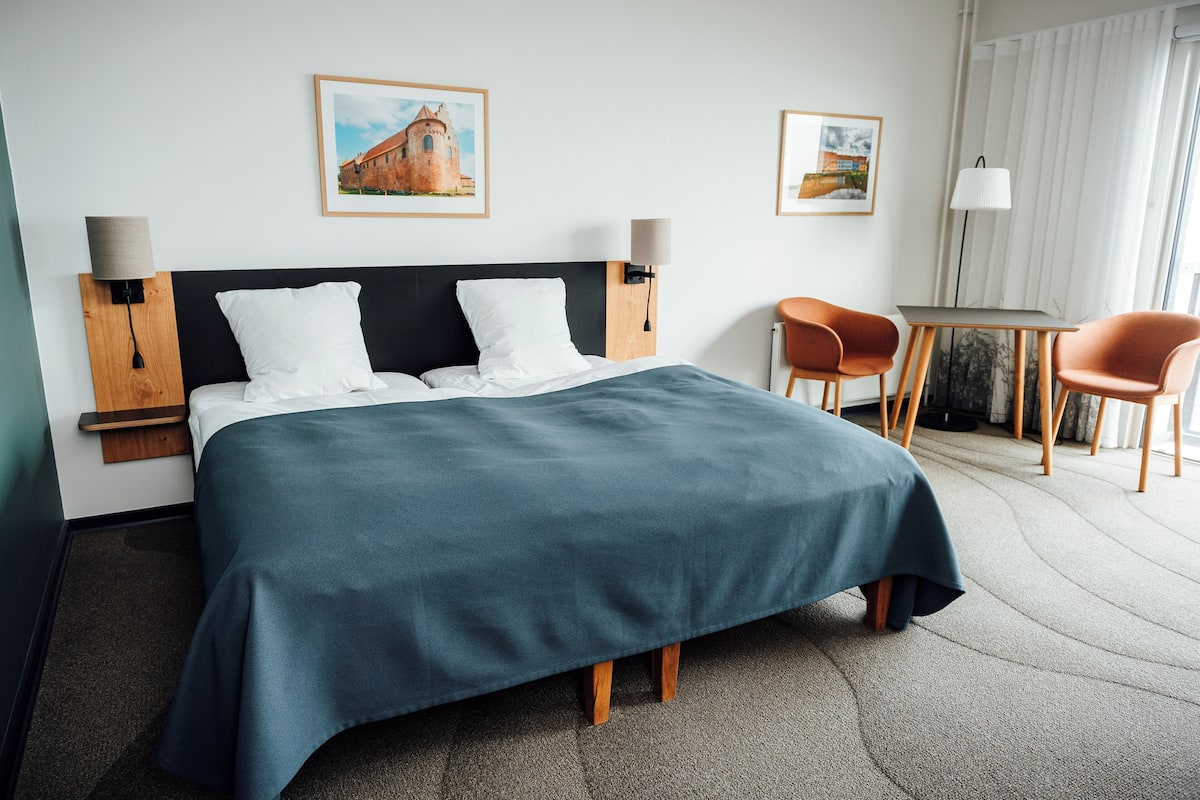 Hypo-allergenic bedding, individually decorated, individually furnished