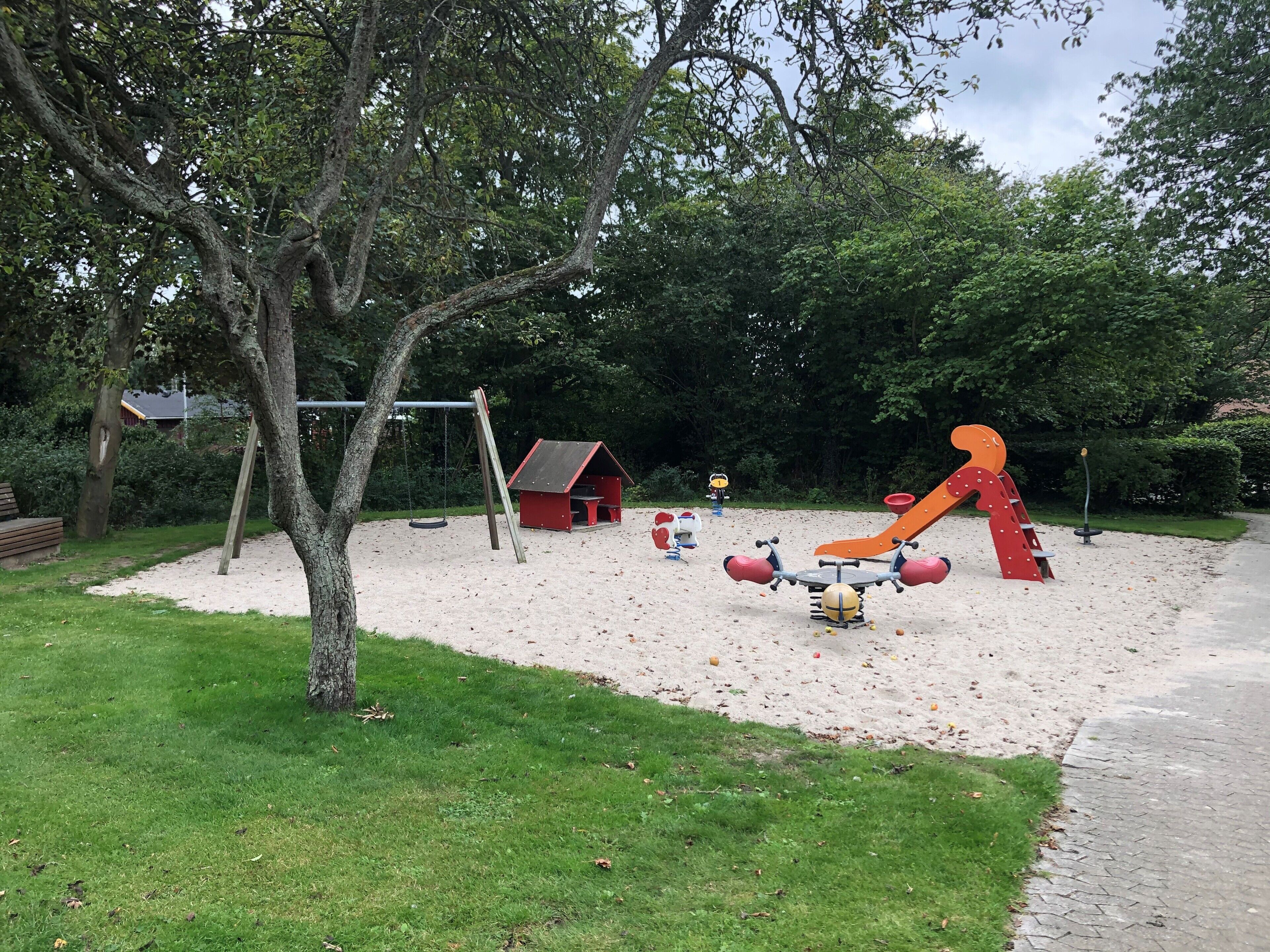 children’s play area – outdoor