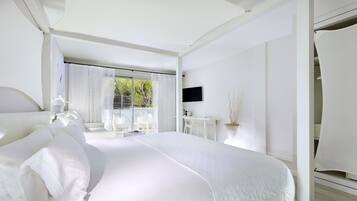 1 bedroom, minibar, in-room safe, blackout curtains