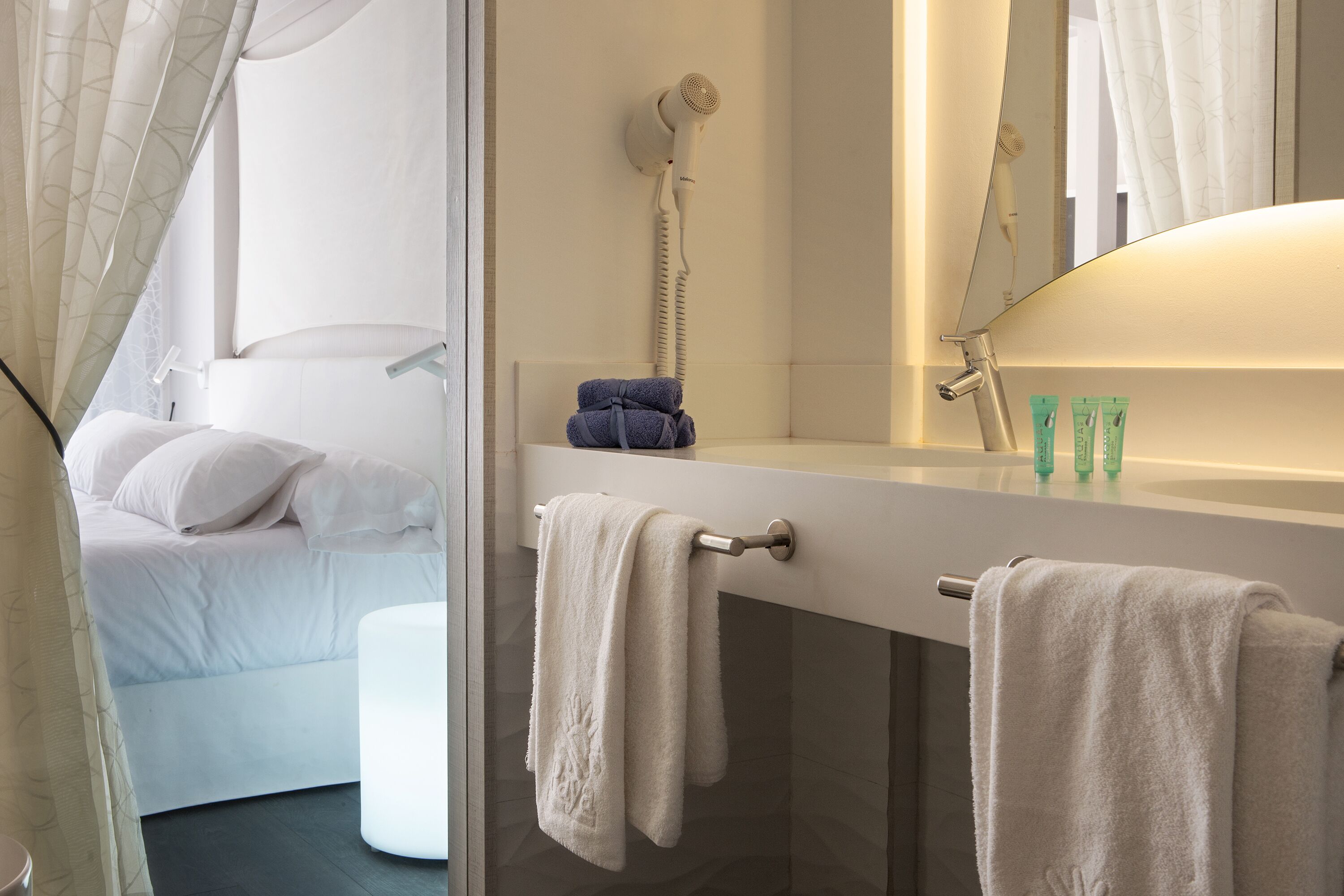 standard double room, balcony | bathroom | shower, rainfall showerhead, free toiletries, hair dryer