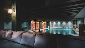 Innenpool, Liegestühle