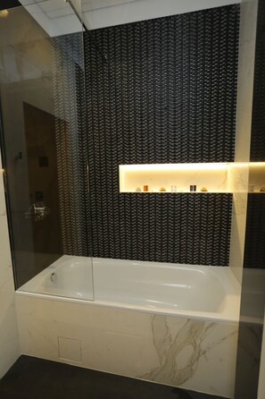 Presidential Apartment, 3 Bedrooms | Bathroom | Shower, hair dryer, bathrobes, slippers