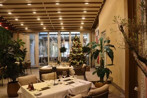 Breakfast, lunch and dinner served - Zepter Hotel Belgrade, member of Zepter Hotels (Belgrade)
