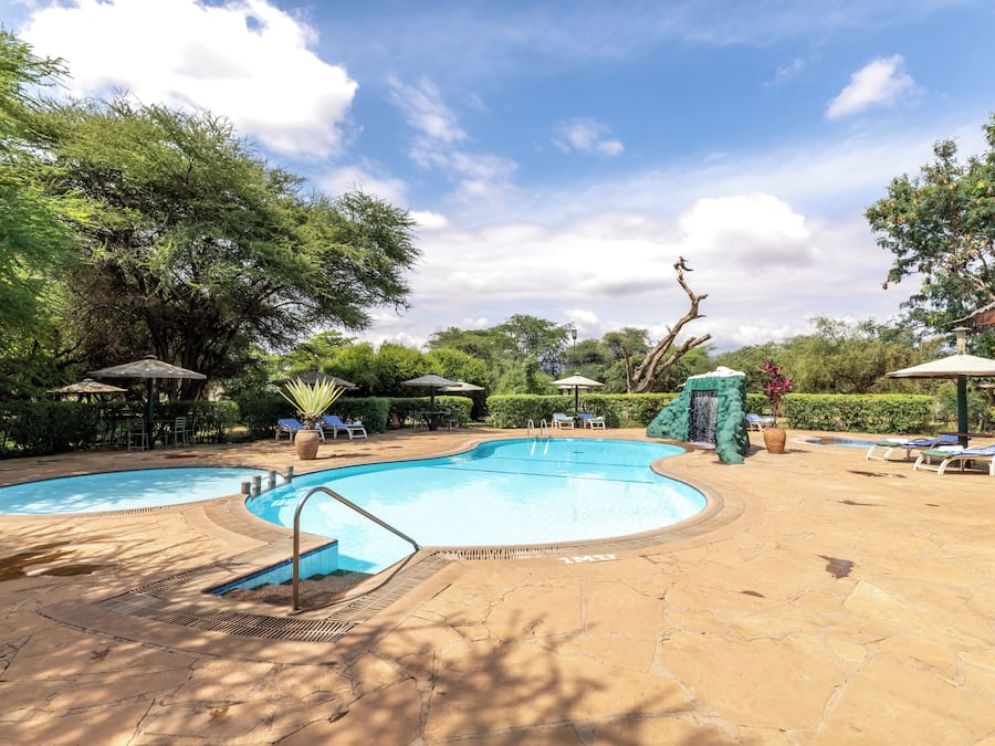 Outdoor pool, pool umbrellas, sun loungers