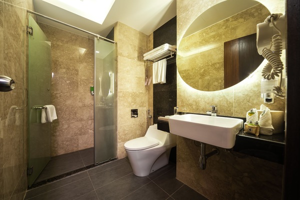 Executive Suite | Bathroom