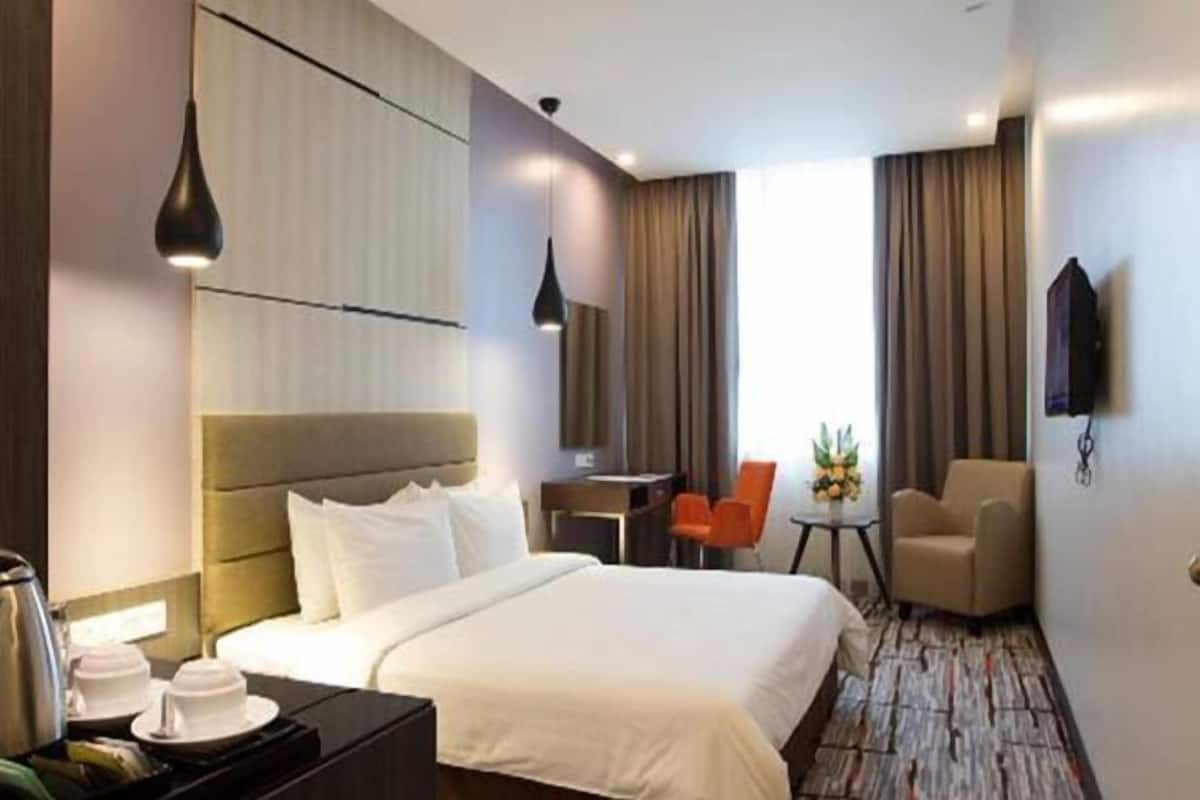 Minibar, in-room safe, desk, soundproofing