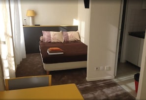 Caja de seguridad en la habitación, sistema de insonorización y cunas