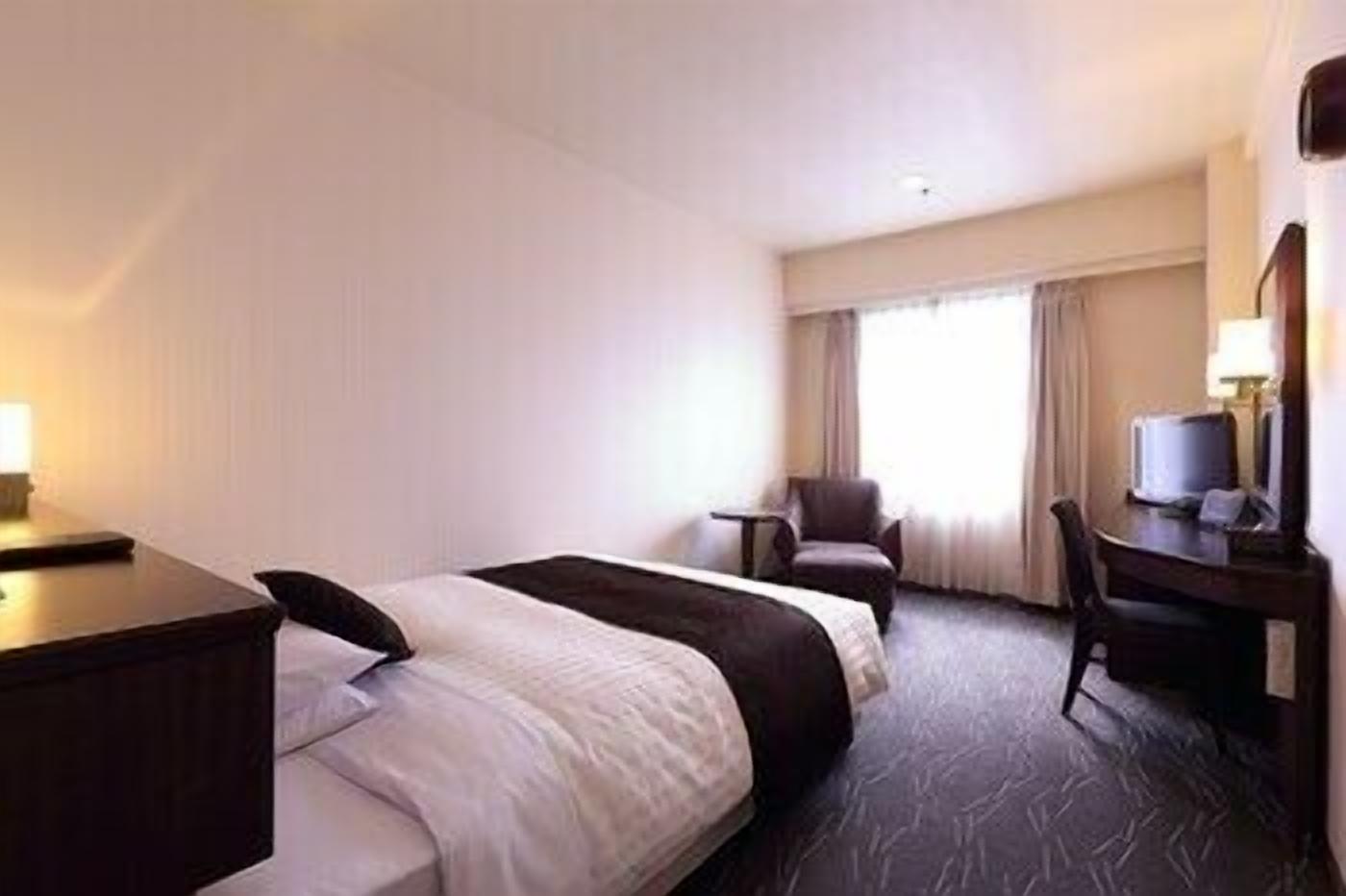 In-room safe, desk, free WiFi, bed sheets