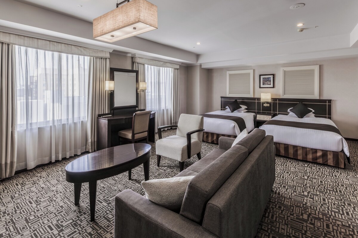 Deluxe Twin Room, Non Smoking | In-room safe, desk, WiFi (free), bed sheets