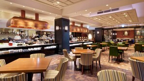 Tägliches Frühstücksbuffet gegen Gebühr