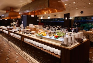 6 restaurantes: opção de café da manhã, almoço e jantar