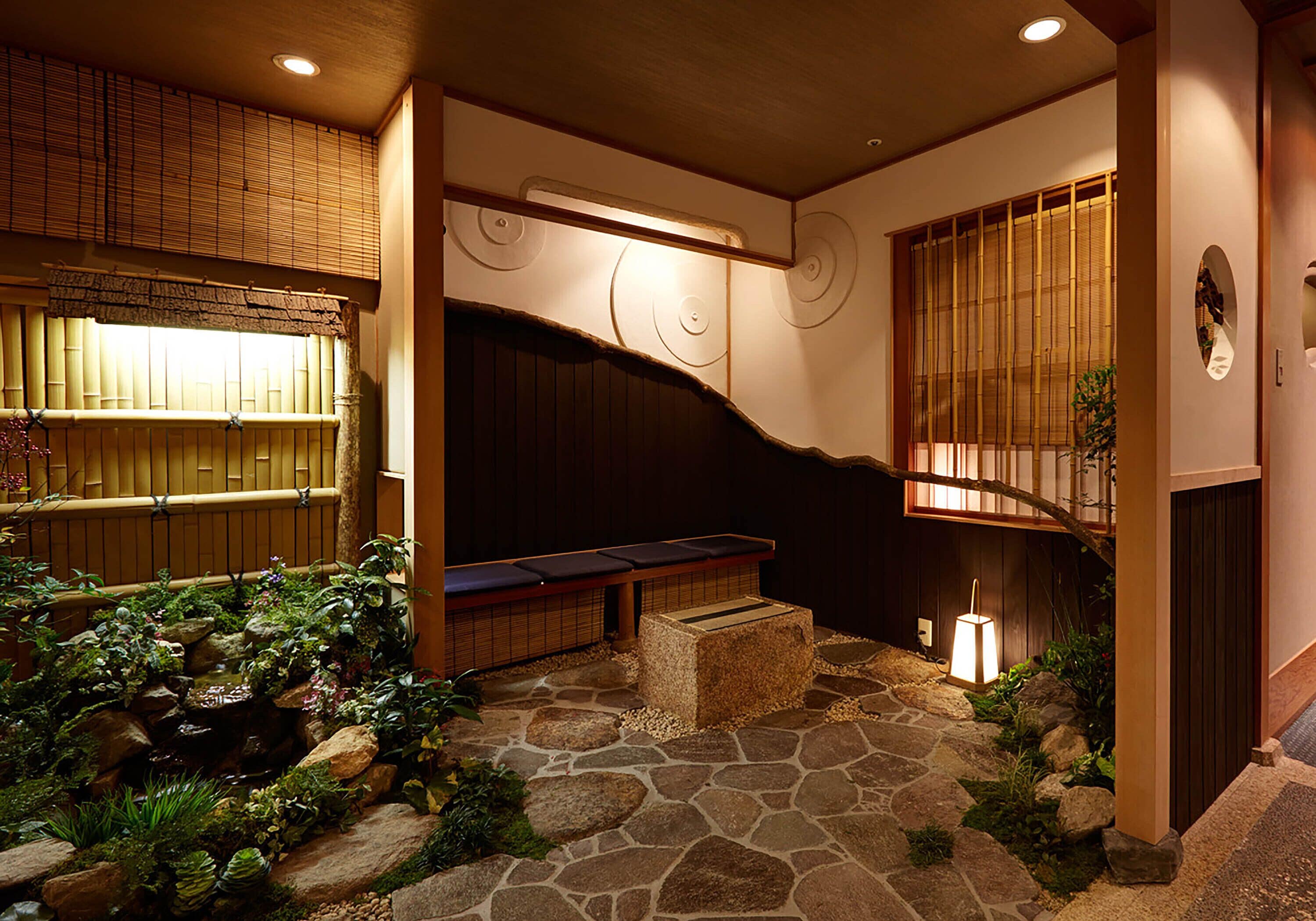 6 restaurants, breakfast, lunch, dinner served; french cuisine