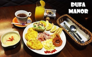 Free daily continental breakfast