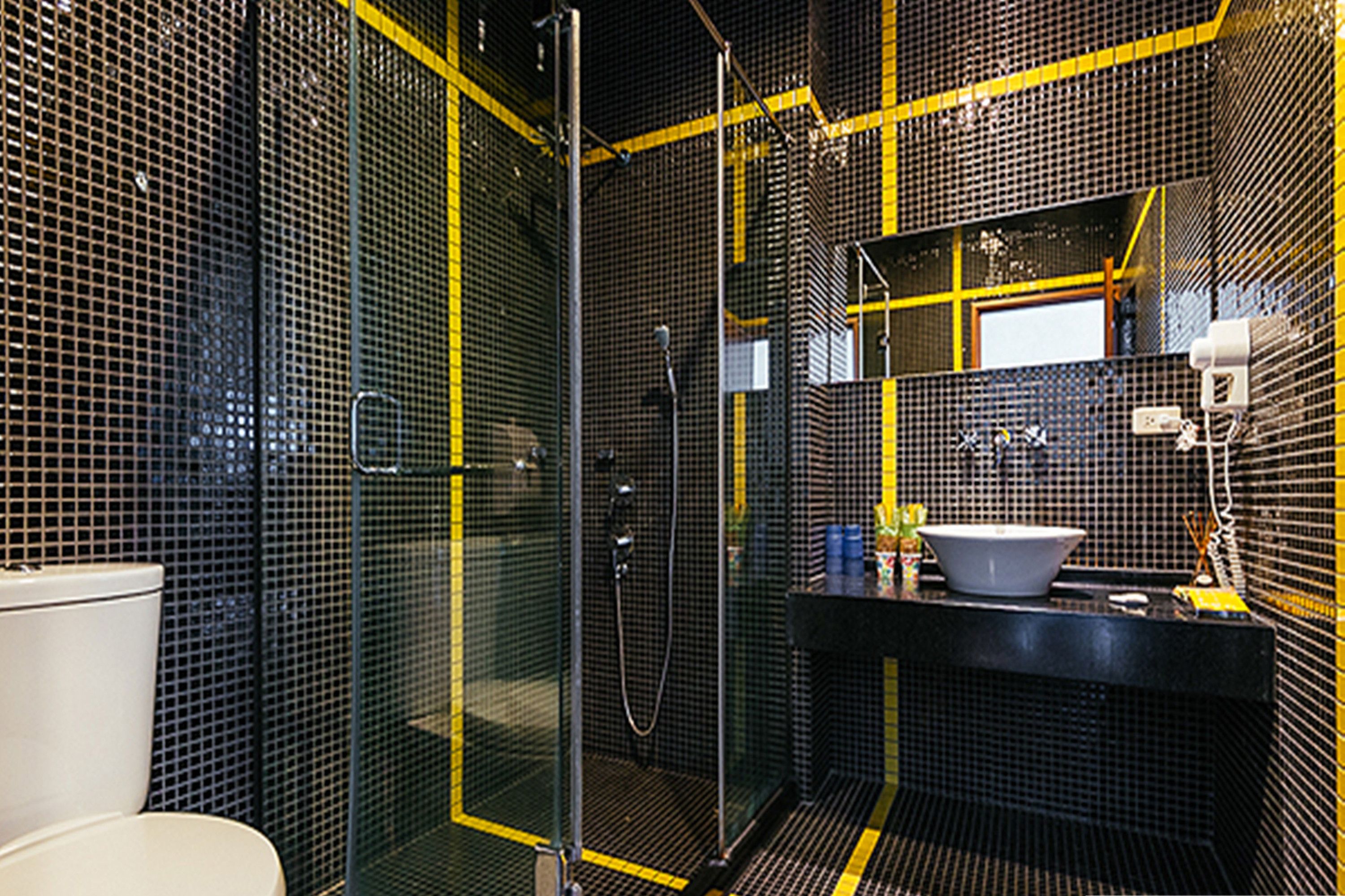 quadruple room, 2 double beds, ocean view | bathroom | free toiletries, hair dryer, towels