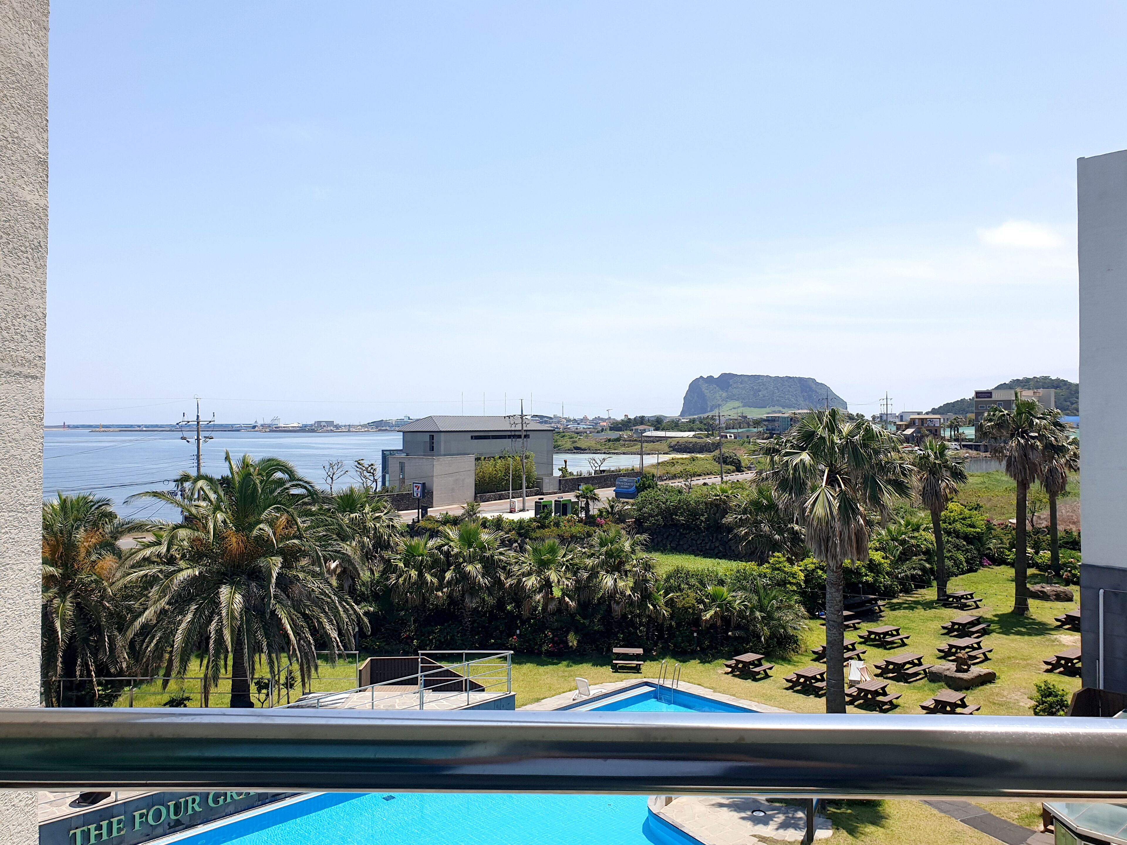 Utsikt mot strand/hav