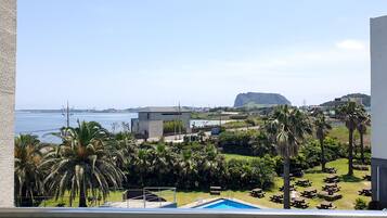 Utsikt mot strand/hav