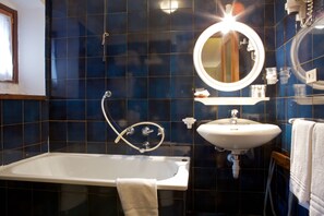 Free toiletries, hair dryer, towels - Hôtel Dolonne (Courmayeur)