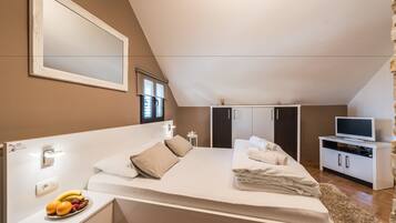 Estúdio | 1 quarto, escrivaninha, ferros/tábuas de passar roupa, Wi-Fi de cortesia