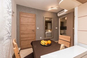 Studio | In-room dining