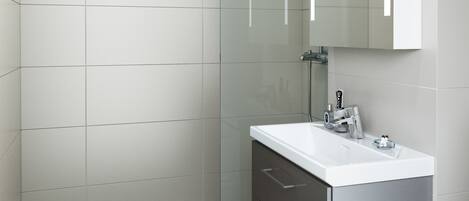 Standard-Apartment, 2 Schlafzimmer | Badezimmer