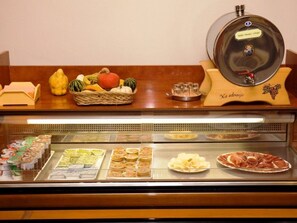 Desayuno continental todos los días (con cargo)