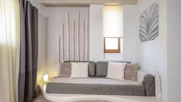 Villa, 1 Bedroom, Sea View (Outdoor Jetted Tub) | Living area