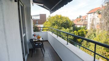 Comfort Penthouse, 3 Bedrooms, 2 Bathrooms | Terrace/patio