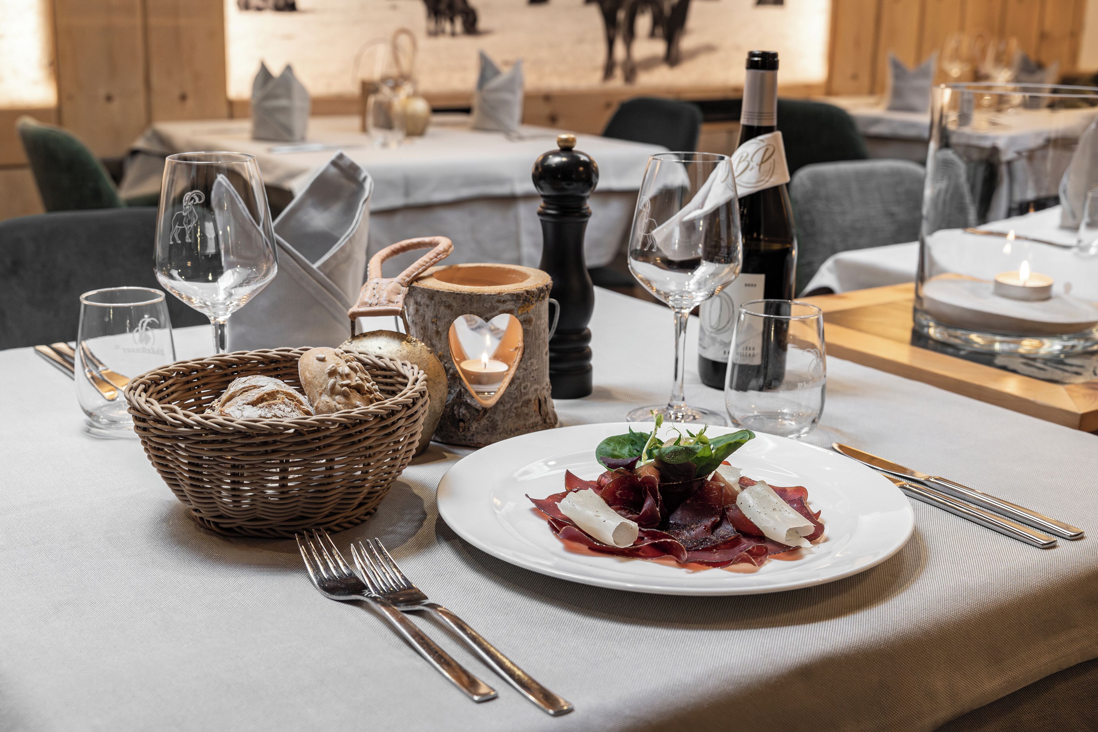 lunch and dinner served