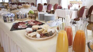 TĂ€gliches inbegriffenes kontinentales FrĂŒhstĂŒck