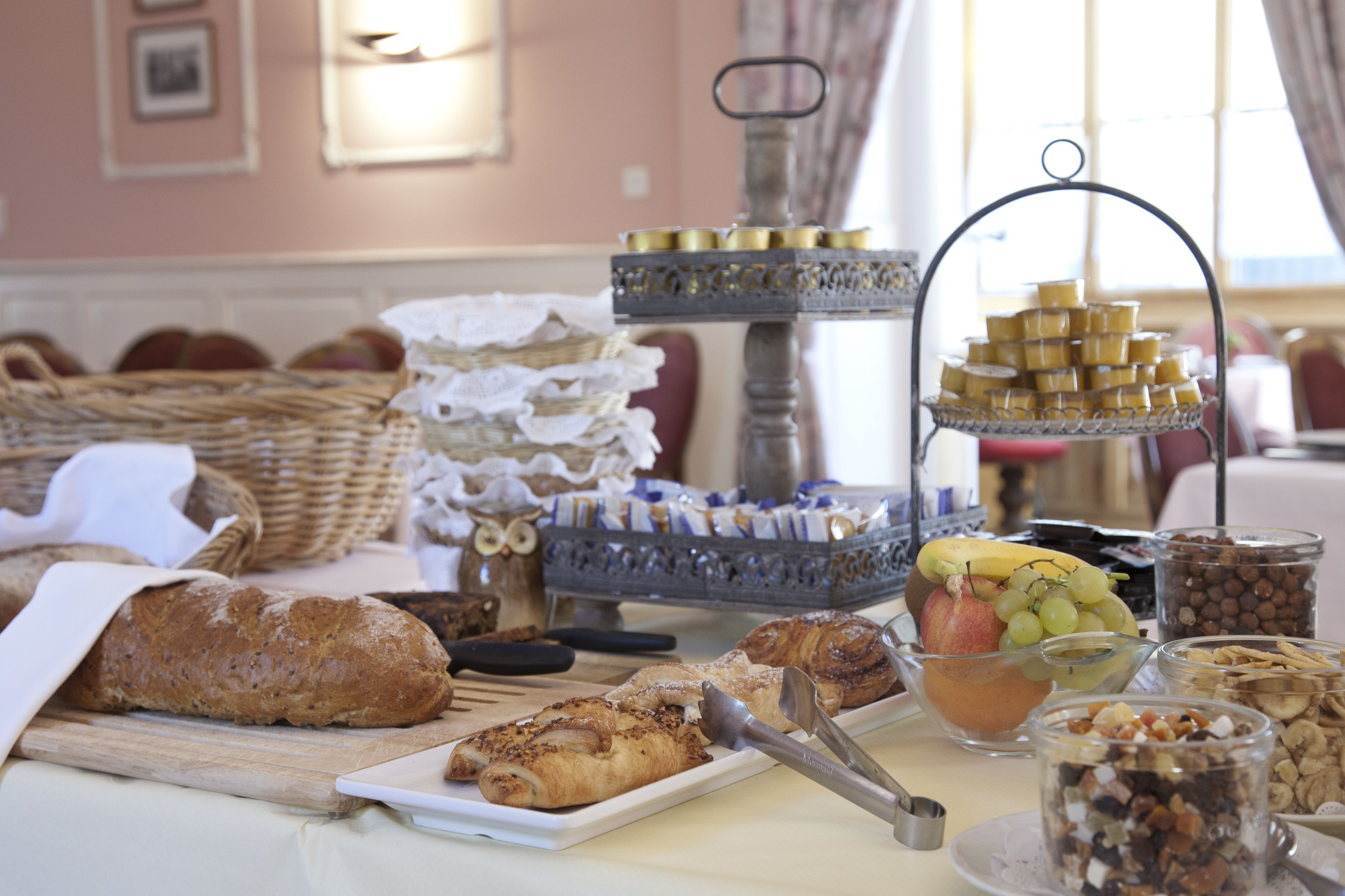 free daily continental breakfast