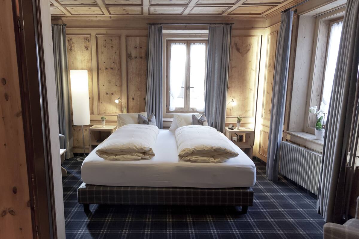 classic double room | hypo-allergenic bedding, in-room safe, desk, soundproofing