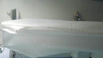 Senior Triple Room, 3 Single Beds, Garden View | Bathroom | Free toiletries, hair dryer