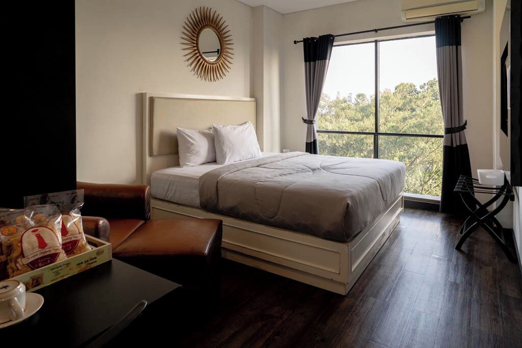 Deluxe Double Room | In-room safe, desk, laptop workspace, free WiFi