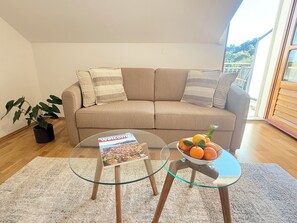 Superior Apartment, 1 Bedroom, Balcony | Living area | 32-inch LED TV with cable channels - Green Park Apartments (Dubrovnik)